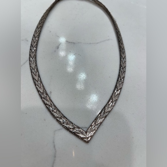 Vintage herringbone V Italy 925 necklace - Picture 4 of 8